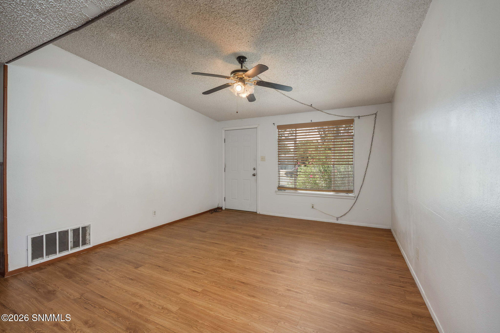 7-web-or-mls-Snappin Homes (Idaho2329)-6