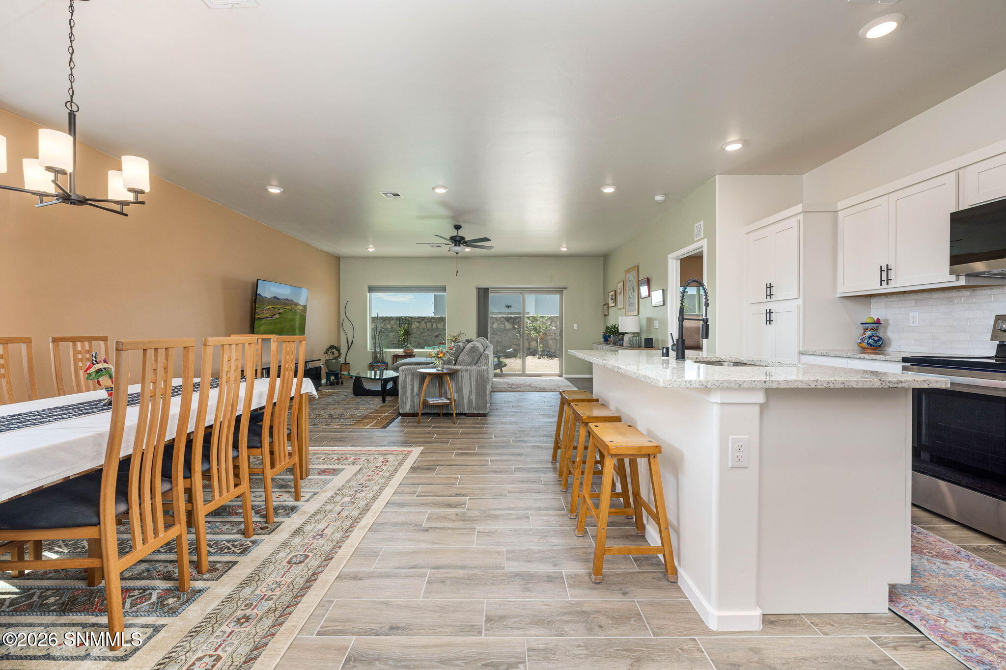 7-web-or-mls-Snappin Homes (Gibralter379