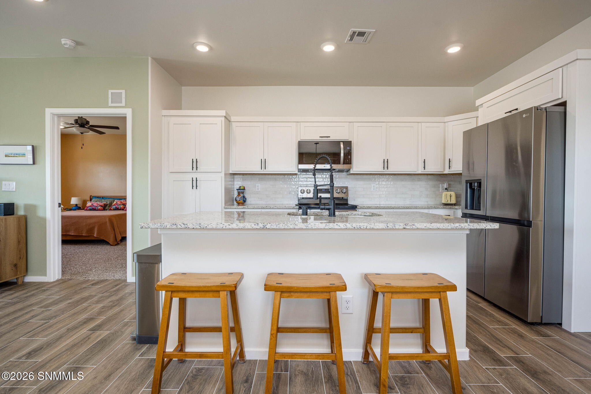 8-web-or-mls-Snappin Homes (Gibralter379