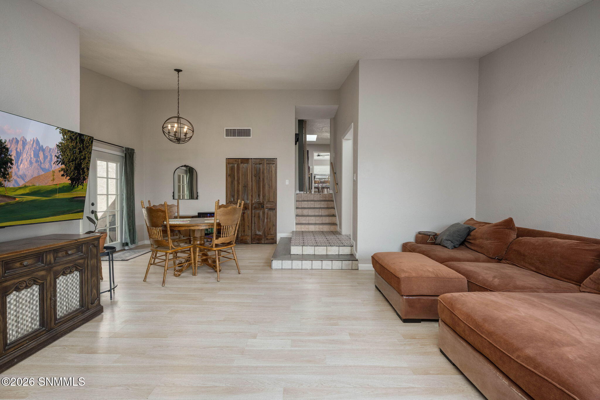 12-web-or-mls-Snappin Homes (ExecutiveHi
