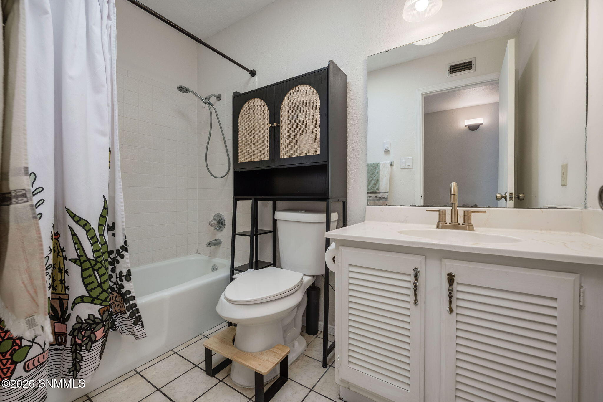 28-web-or-mls-Snappin Homes (ExecutiveHi