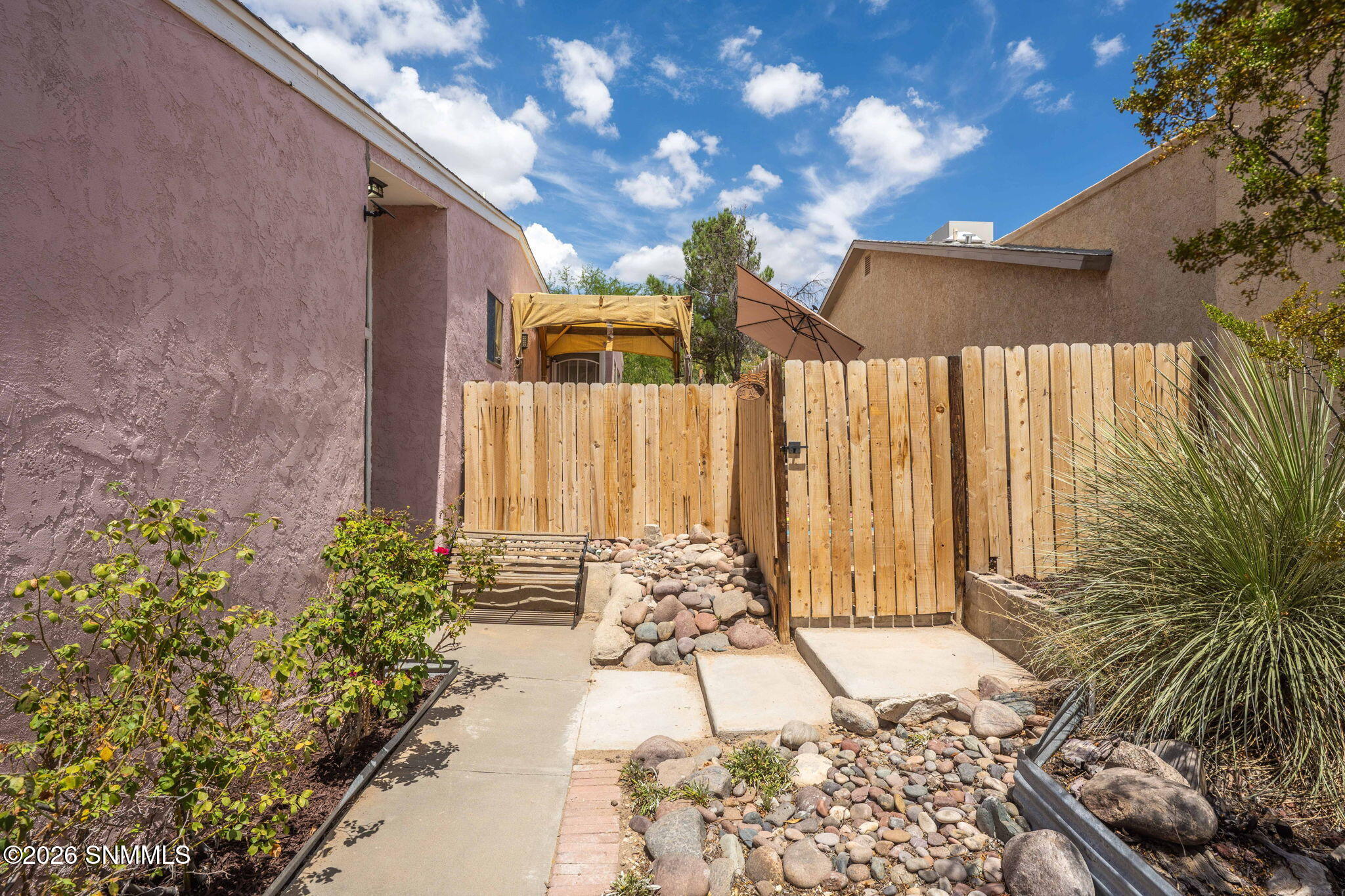 5-web-or-mls-Snappin Homes (ExecutiveHil