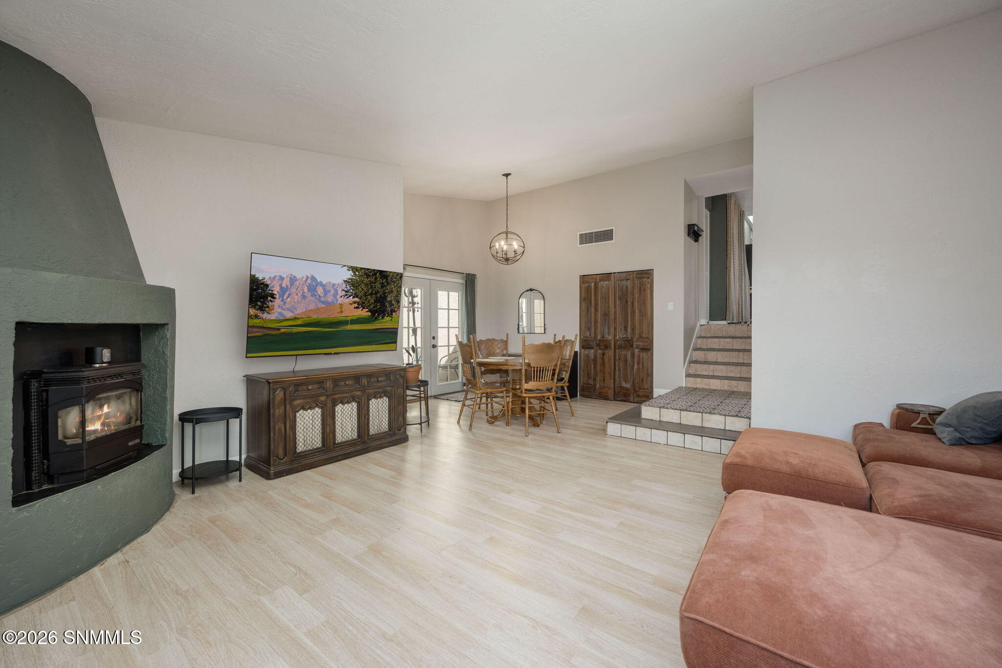 11-web-or-mls-Snappin Homes (ExecutiveHi