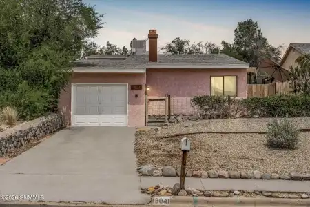 3041 Executive Hills Road, Las Cruces, New Mexico 88011, 2 Bedrooms Bedrooms, ,2 BathroomsBathrooms,Residential,For Sale,Executive Hills,2602585