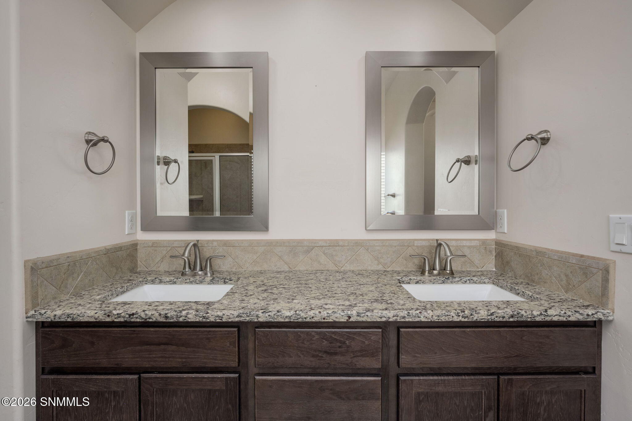 24-web-or-mls-Snappin Homes (Canterra425