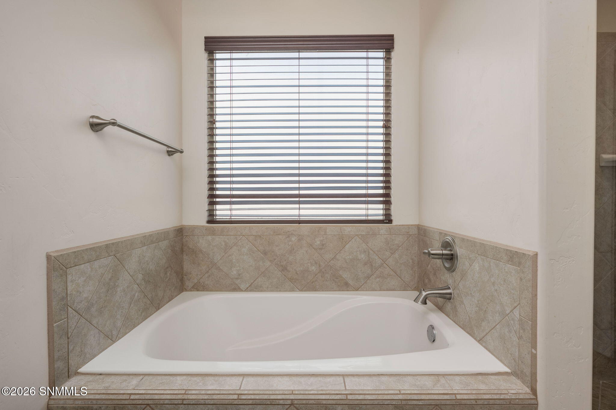 25-web-or-mls-Snappin Homes (Canterra425