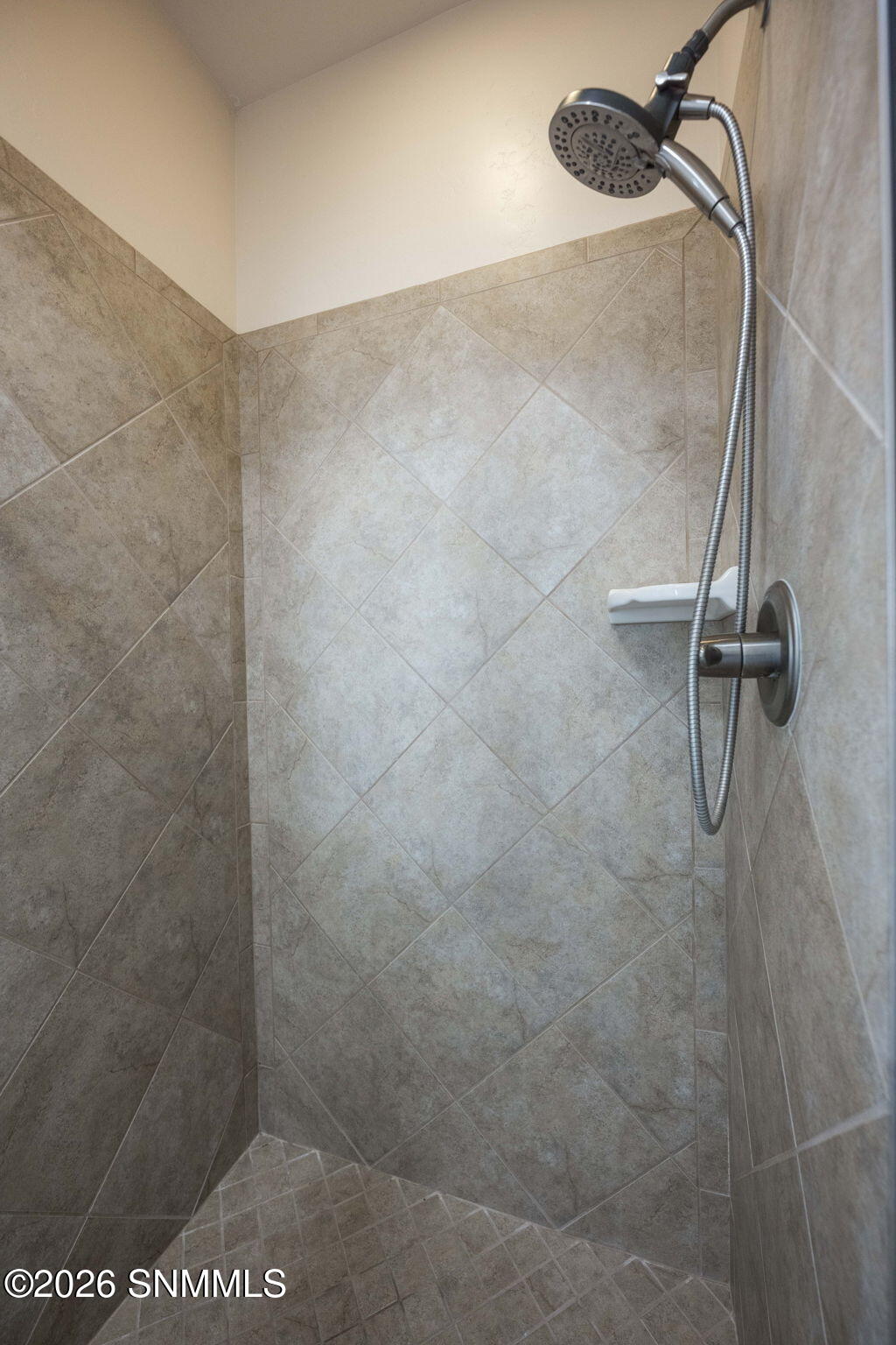 26-web-or-mls-Snappin Homes (Canterra425