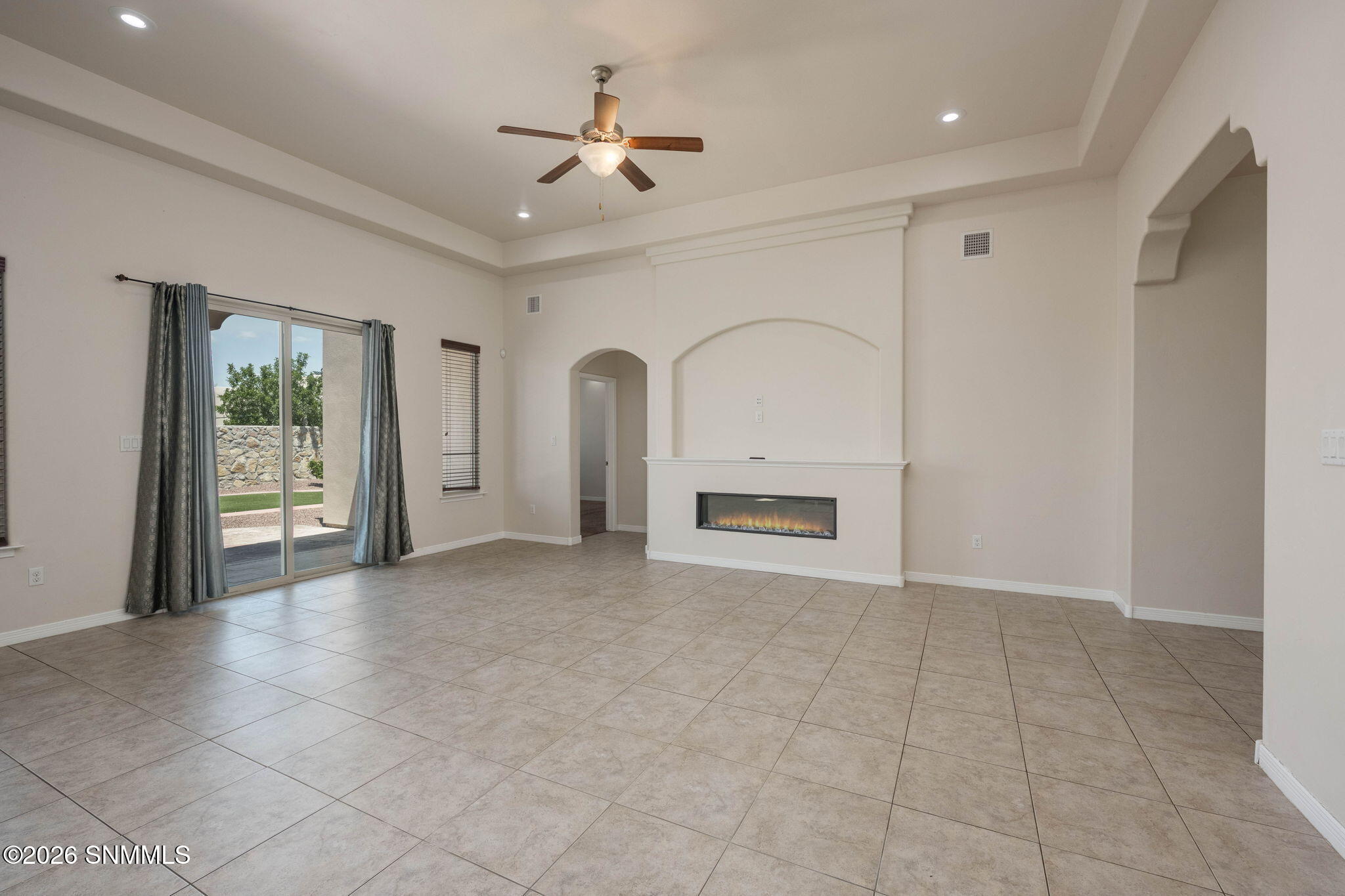 8-web-or-mls-Snappin Homes (Canterra4256