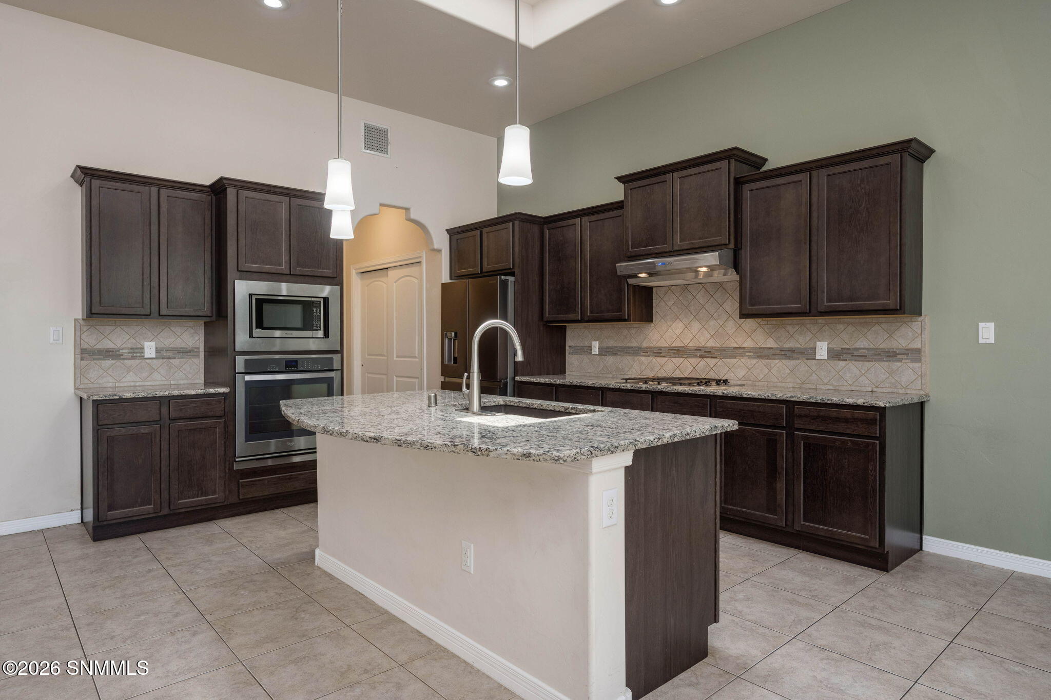 11-web-or-mls-Snappin Homes (Canterra425