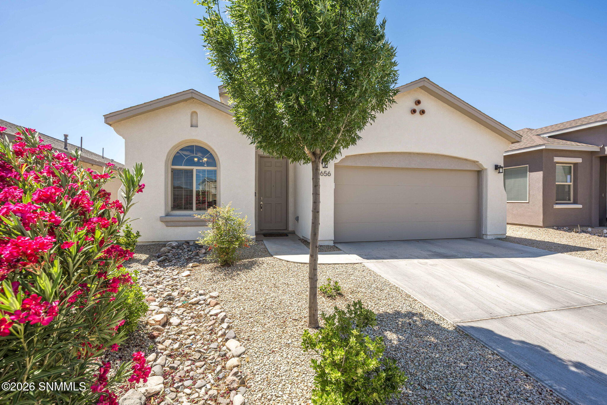 2-web-or-mls-Snappin Homes (Toluca4656)-