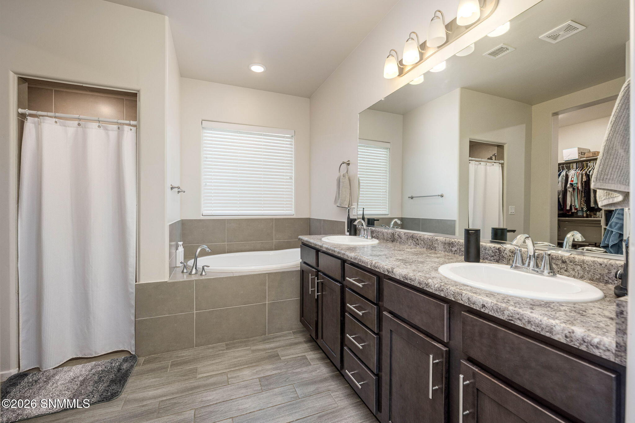 19-web-or-mls-Snappin Homes (Toluca4656)