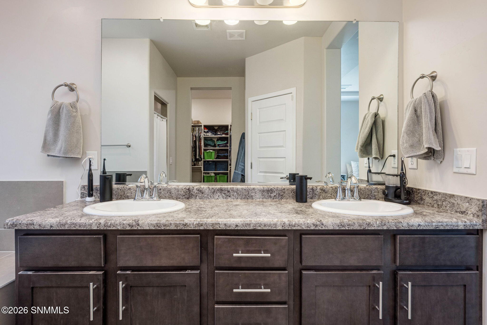 20-web-or-mls-Snappin Homes (Toluca4656)