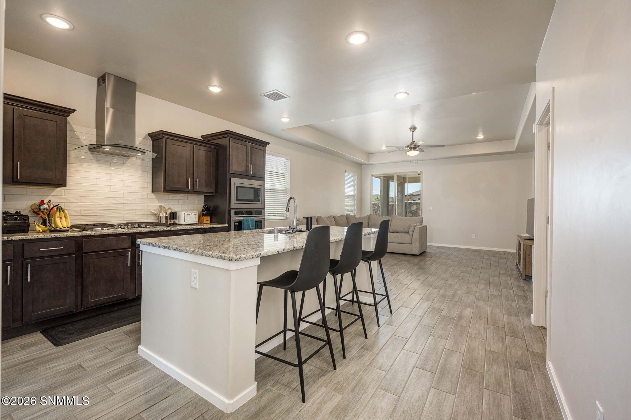 6-web-or-mls-Snappin Homes (Toluca4656)-