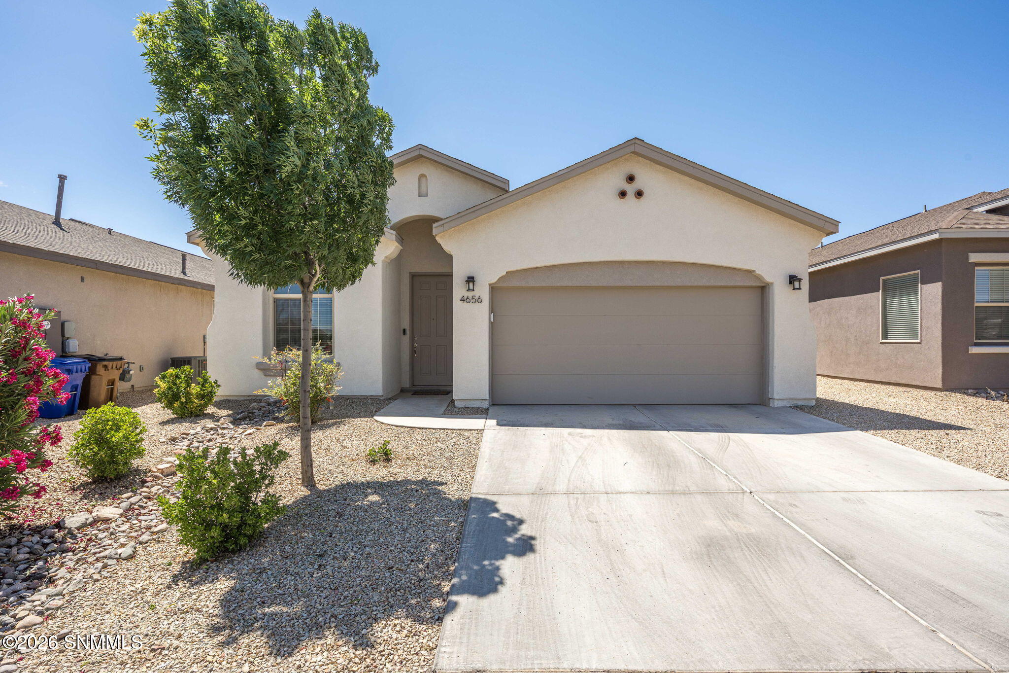 3-web-or-mls-Snappin Homes (Toluca4656)-