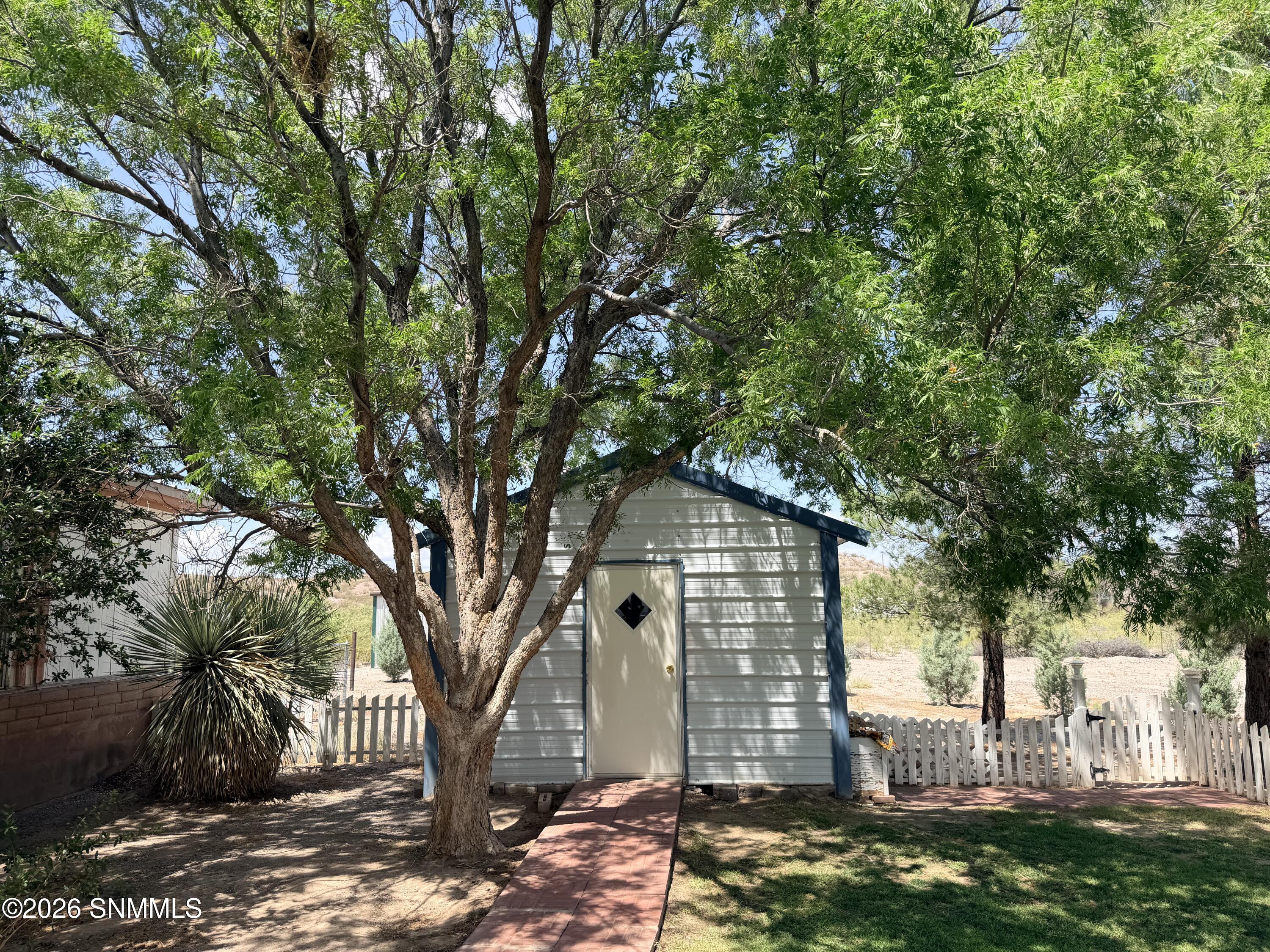 Shed