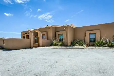 2028 Sandhill Road, Las Cruces, New Mexico 88012, 3 Bedrooms Bedrooms, ,2 BathroomsBathrooms,Residential,For Sale,Sandhill,2602614
