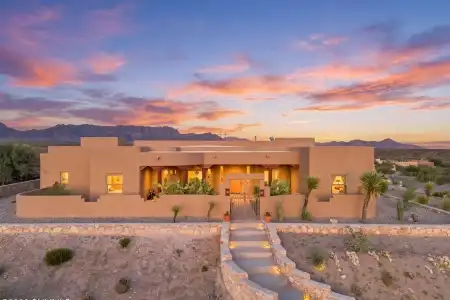 5637 Via Estrella, Las Cruces, New Mexico 88011, 4 Bedrooms Bedrooms, ,3.75 BathroomsBathrooms,Residential,For Sale,Via Estrella,2602620