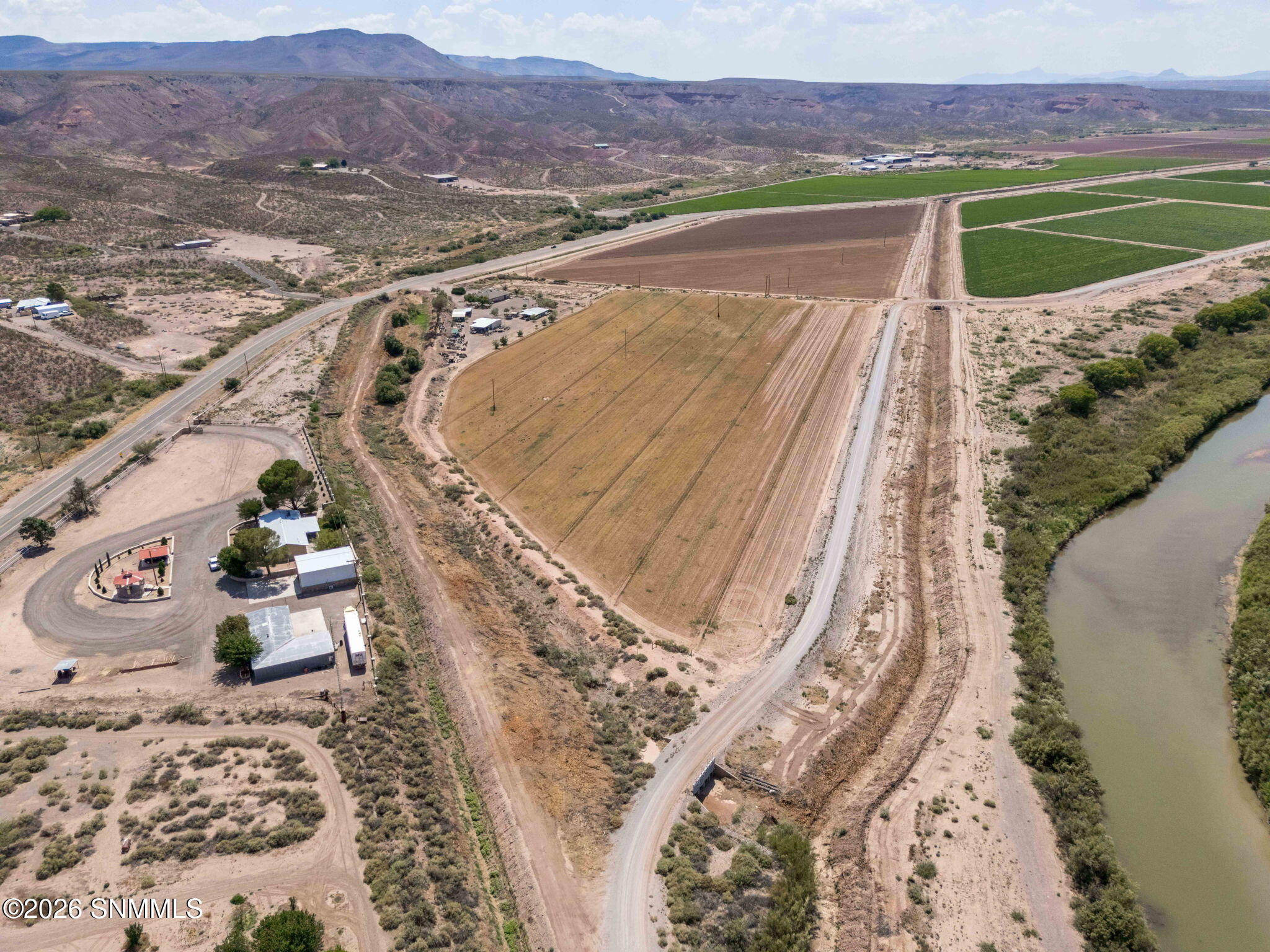 8-web-or-mls-Snappin Homes (R1203782)-8