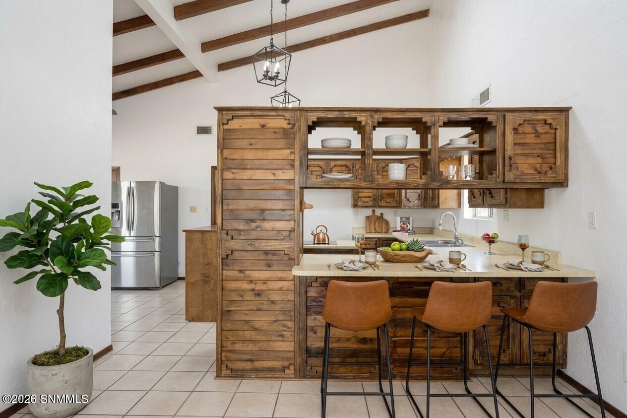 Breakfast bar Staged