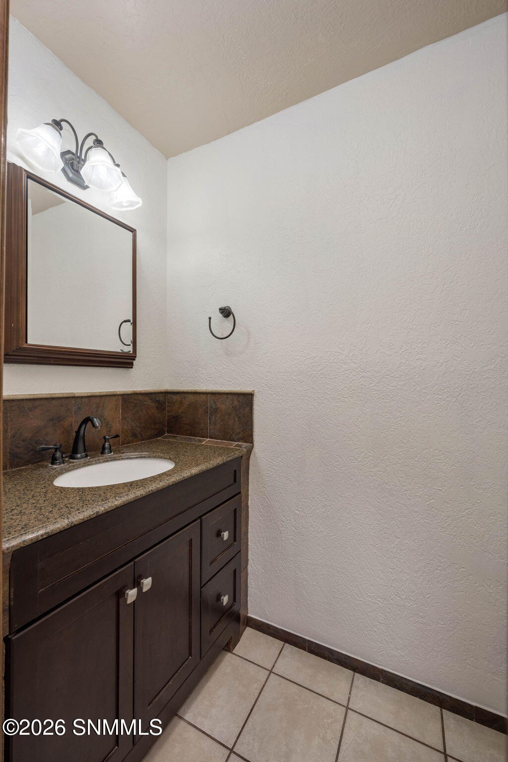 27-web-or-mls-Snappin Homes (Senita4820)