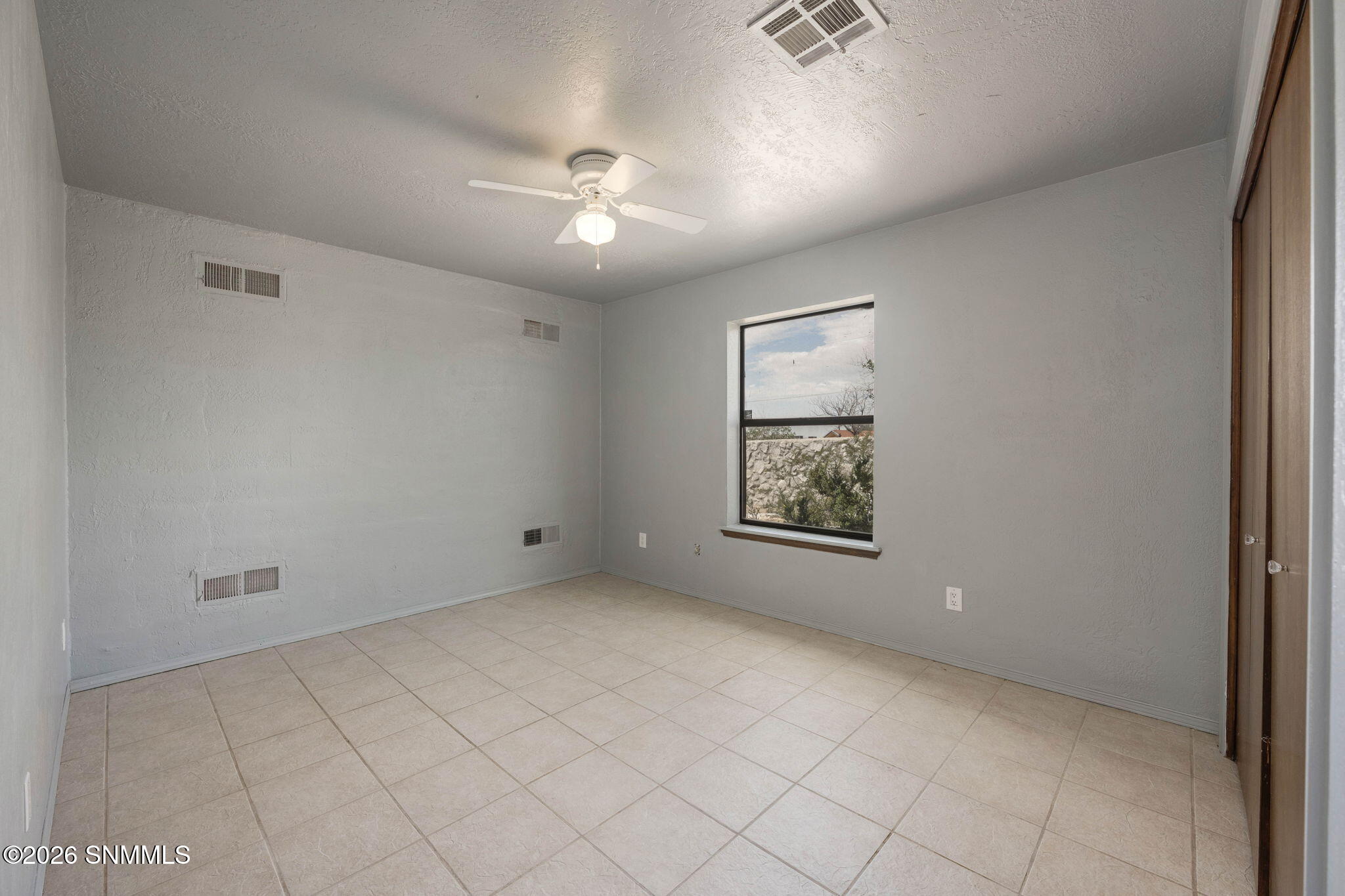 37-web-or-mls-Snappin Homes (Senita4820)