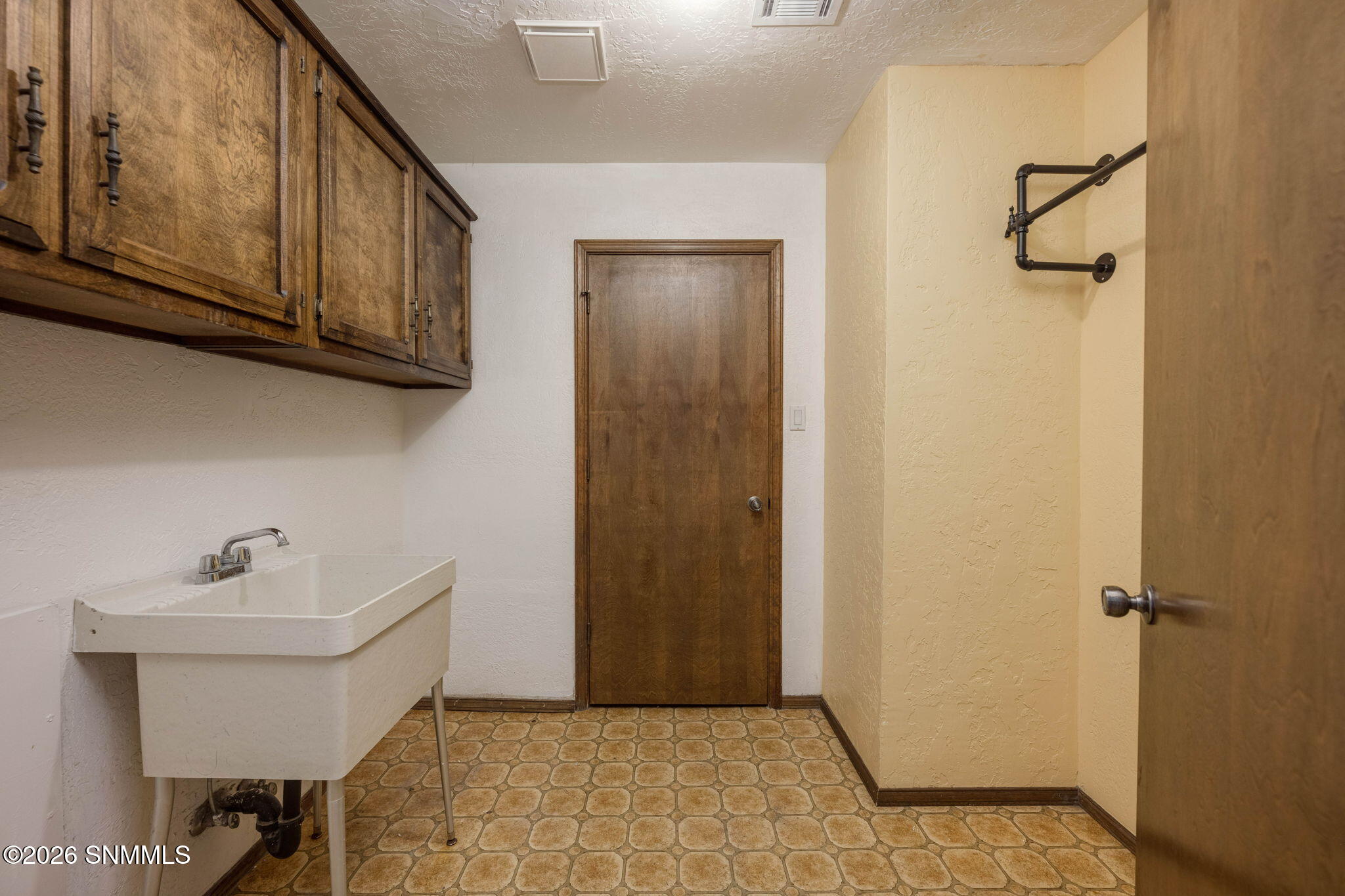 42-web-or-mls-Snappin Homes (Senita4820)