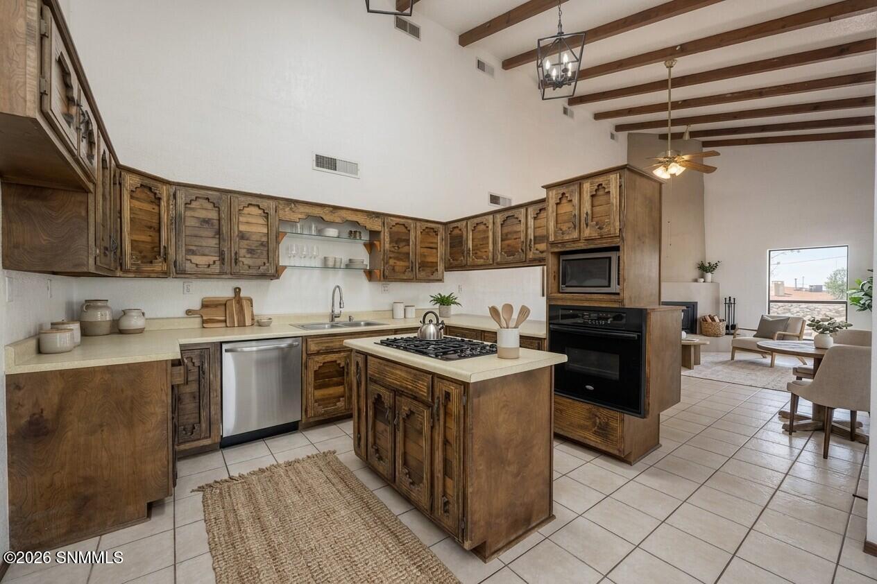 Kitchen Staged Pic 1