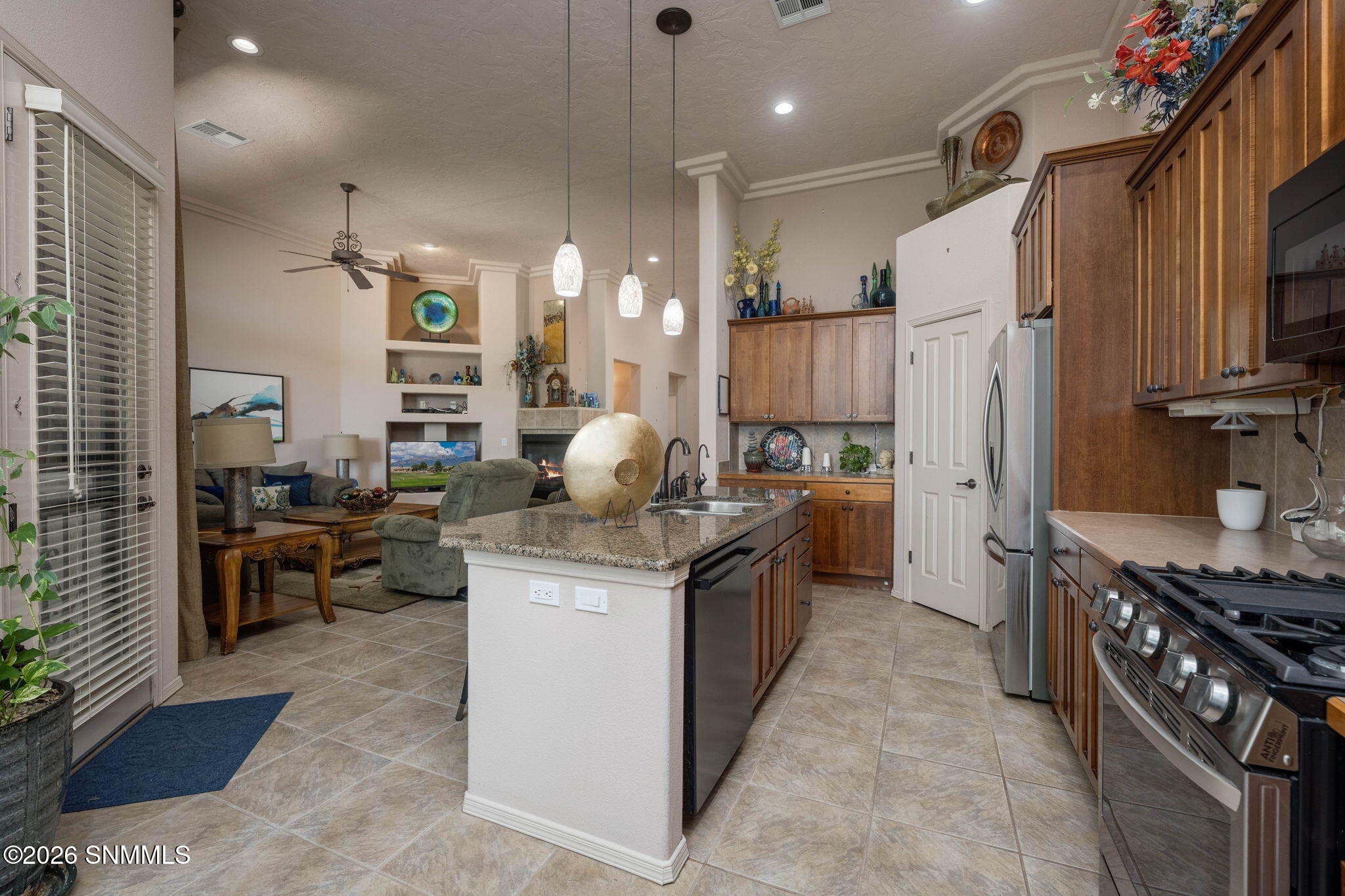 16-web-or-mls-Snappin Homes (Boulders172