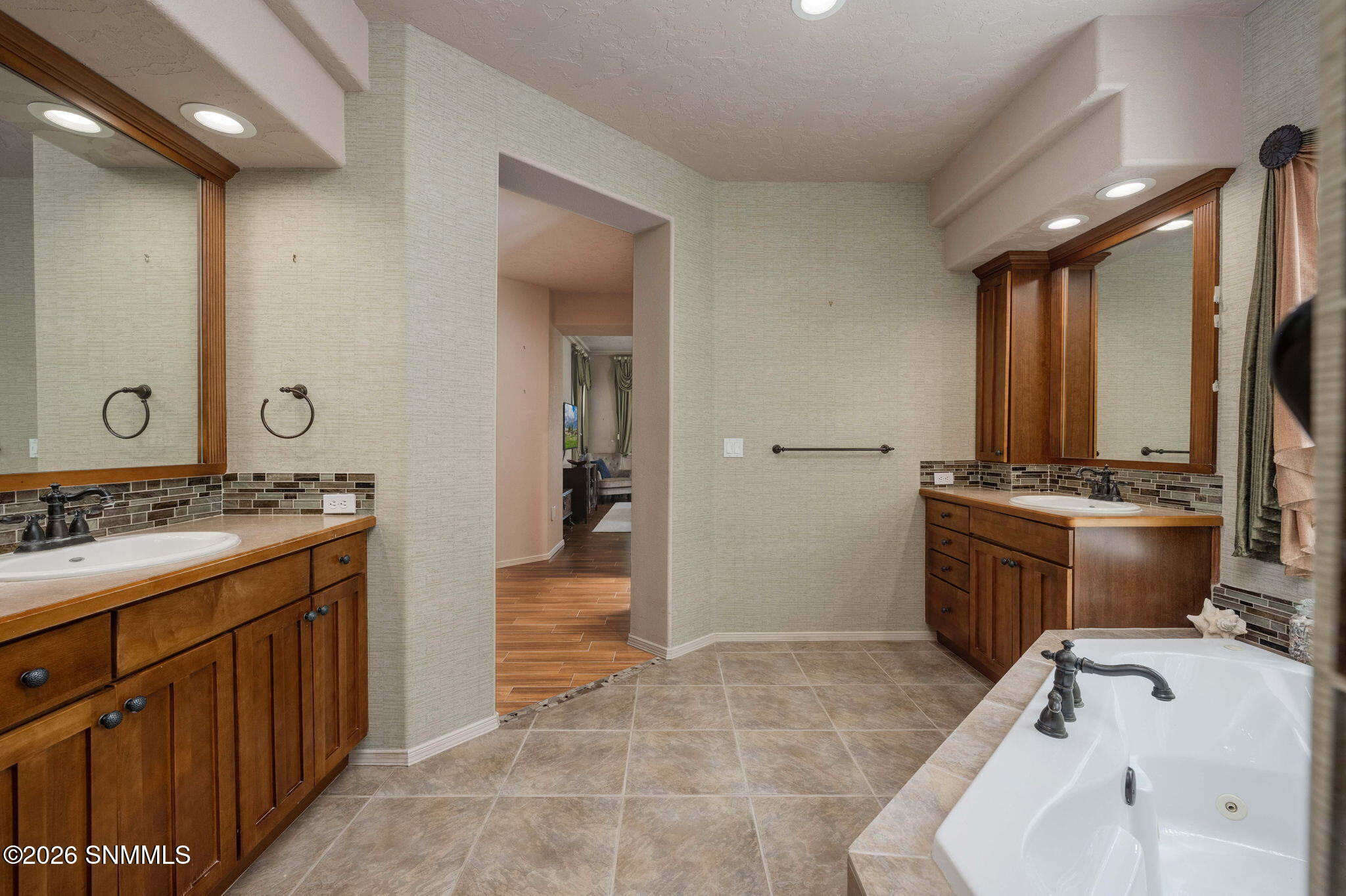 28-web-or-mls-Snappin Homes (Boulders172