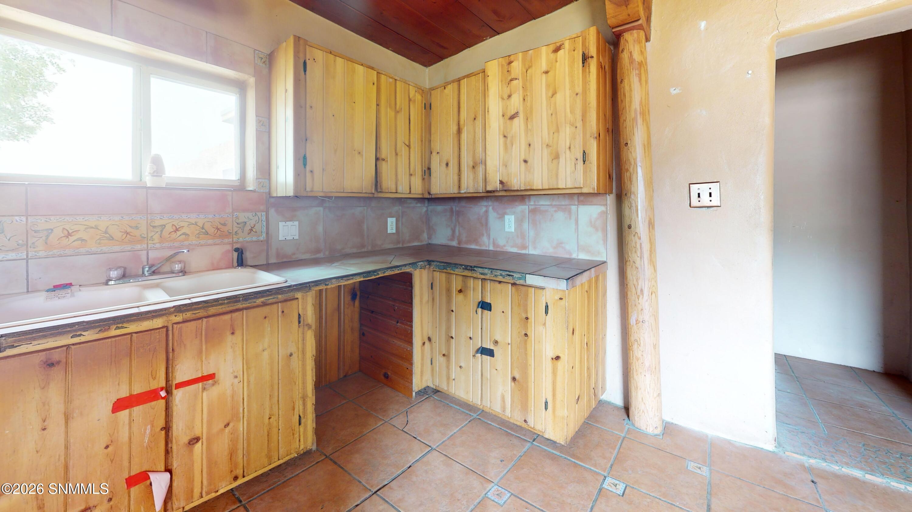 3206-Maese-Ln-Kitchen 1