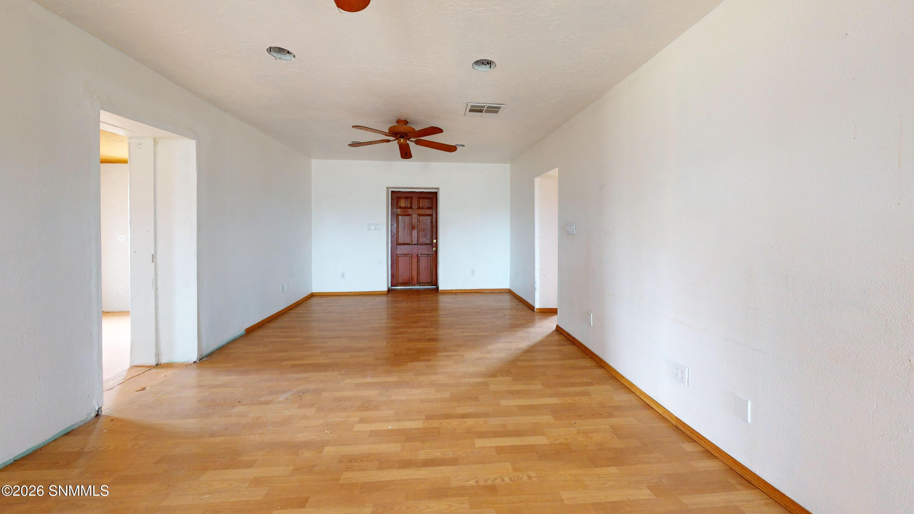 3206-Maese-Ln-Living-Room 3