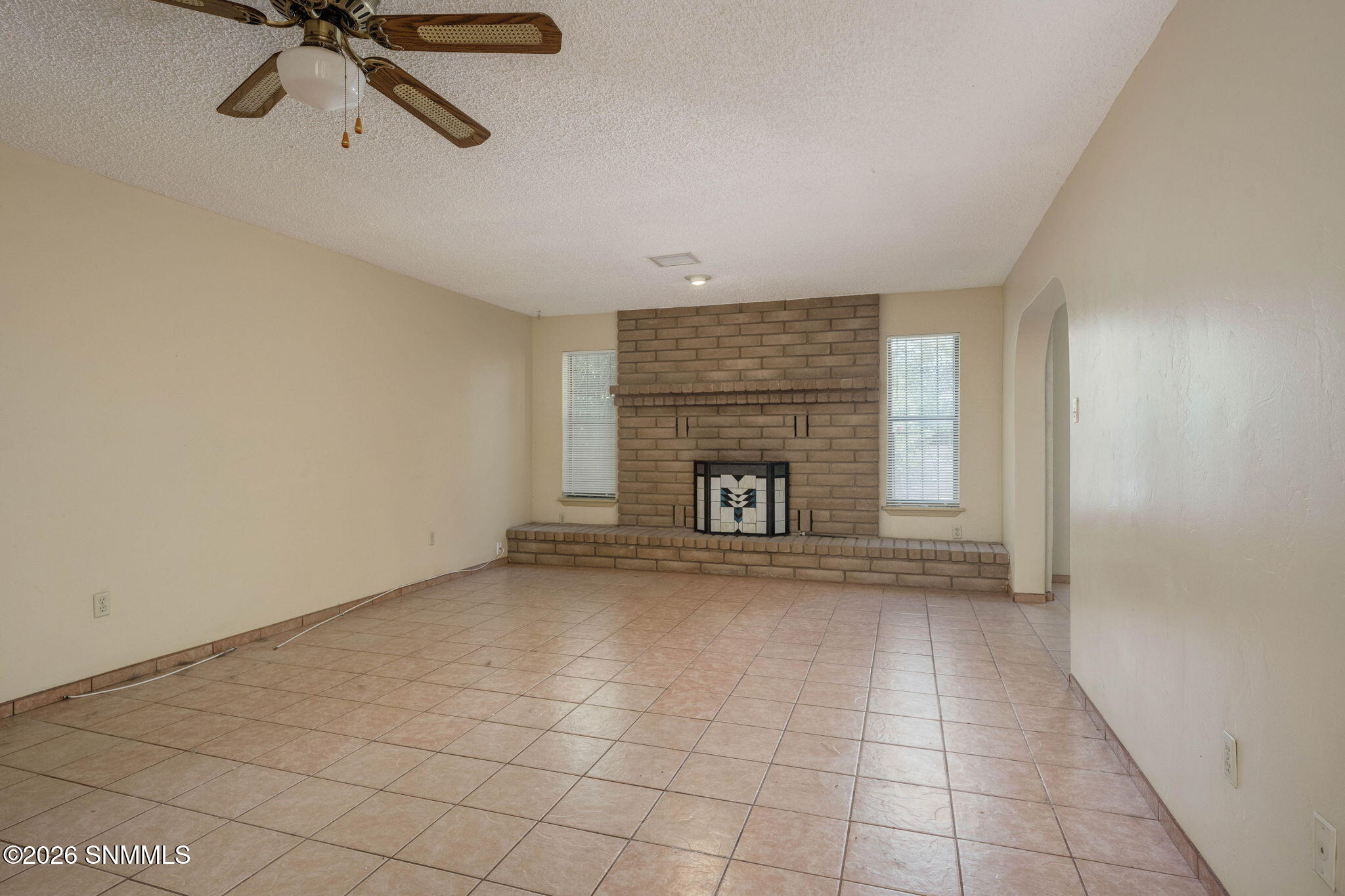 11-web-or-mls-Snappin Homes (Pomona1716)