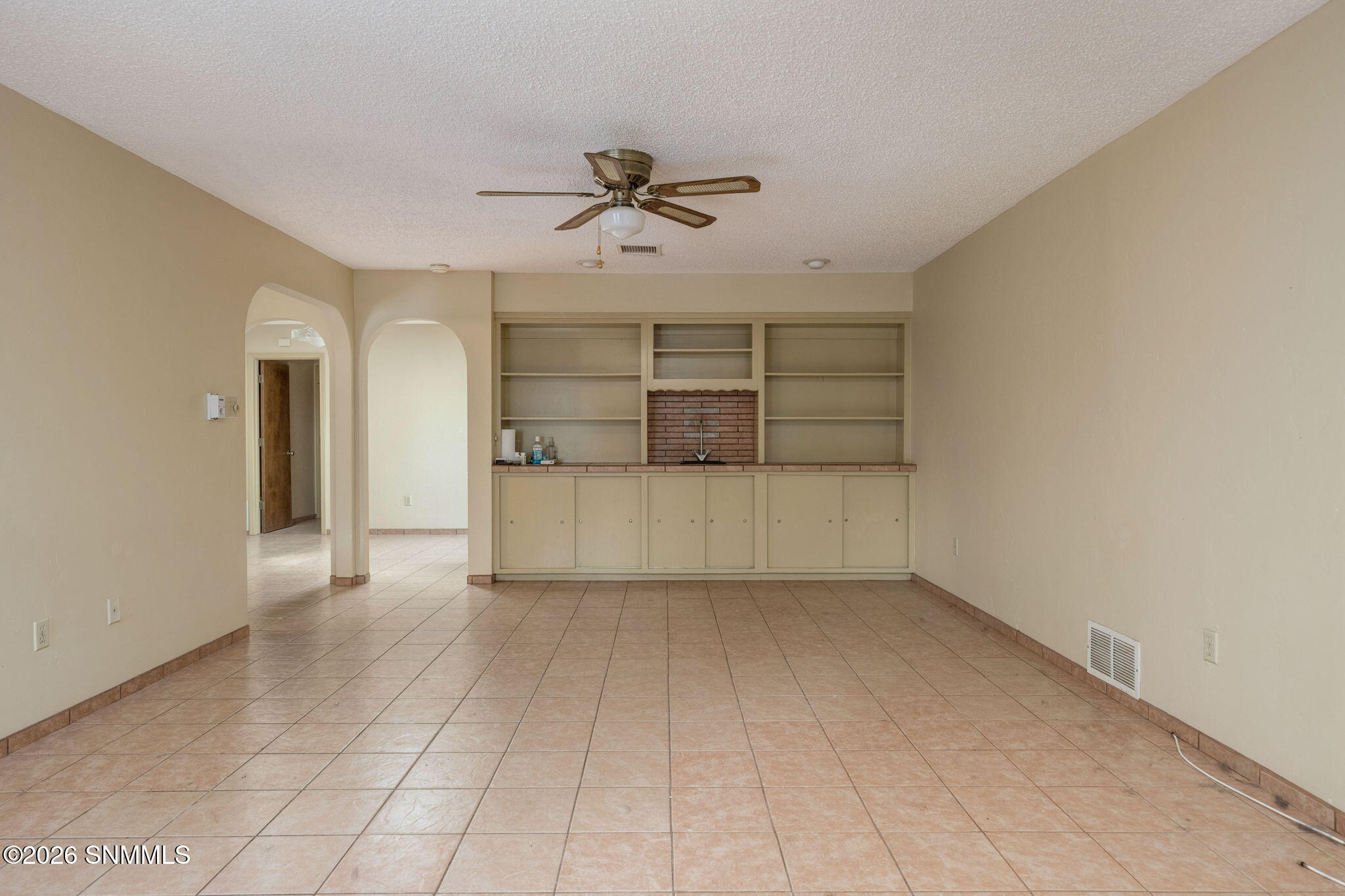 12-web-or-mls-Snappin Homes (Pomona1716)