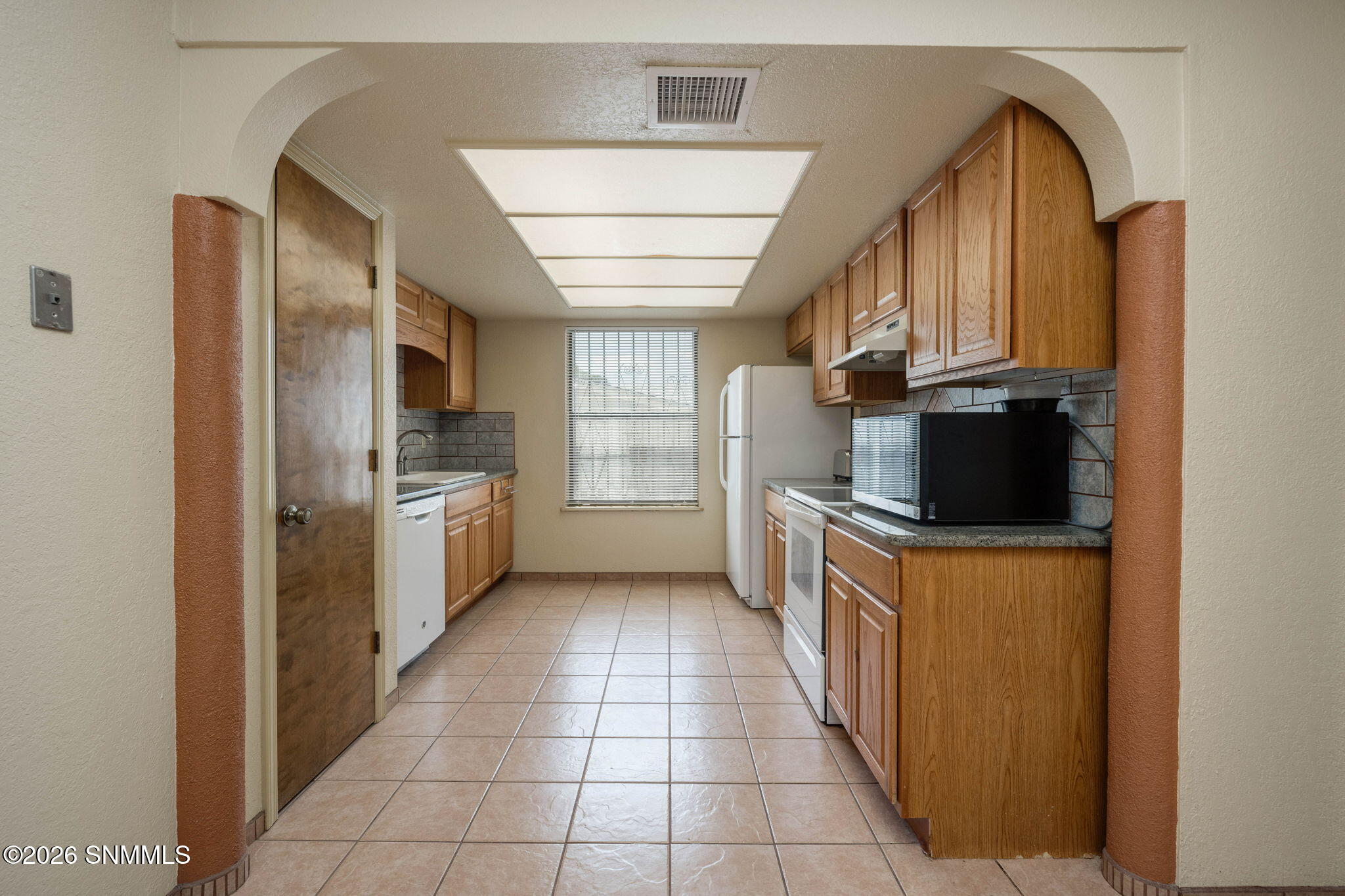 15-web-or-mls-Snappin Homes (Pomona1716)