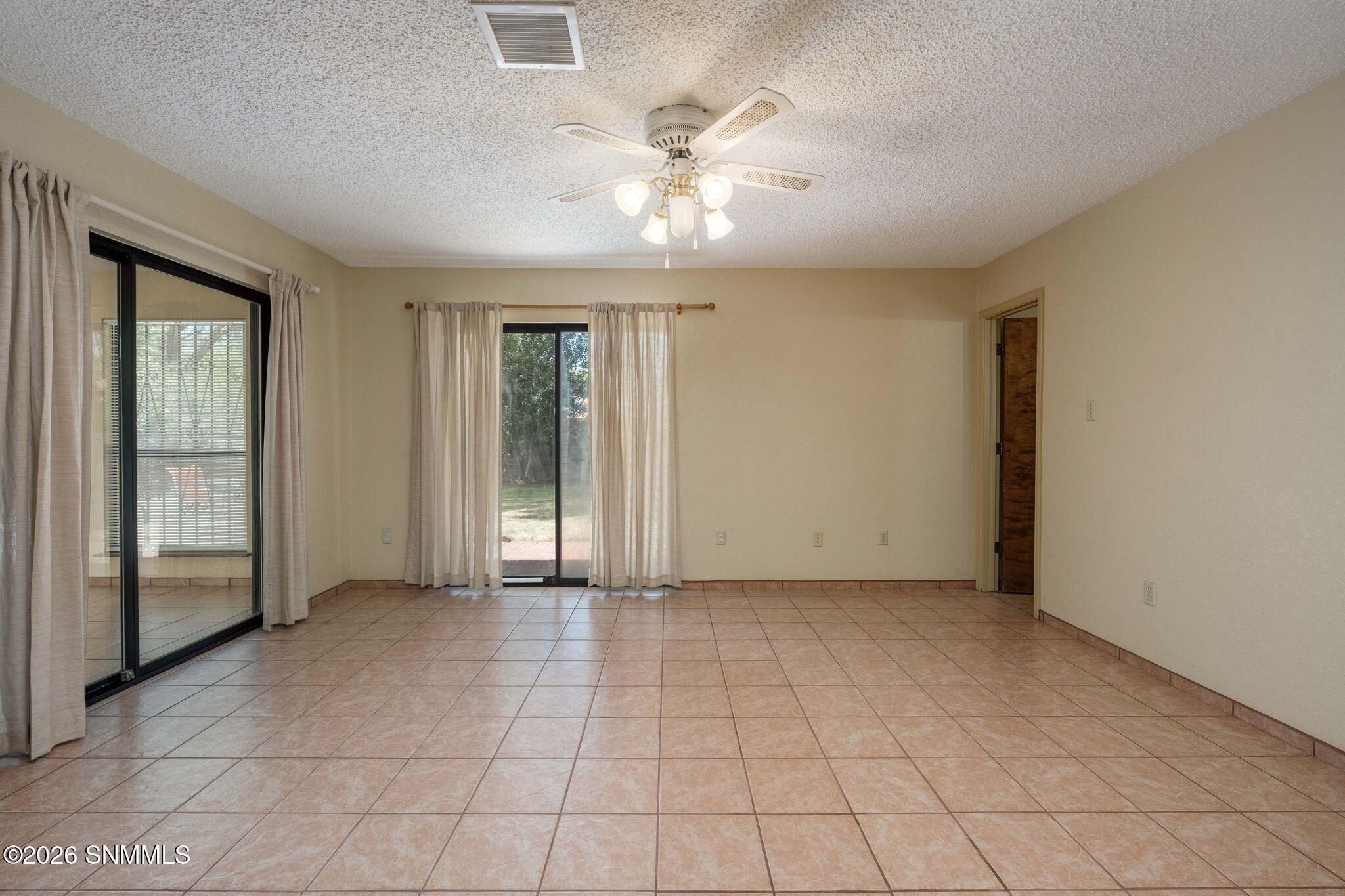 21-web-or-mls-Snappin Homes (Pomona1716)