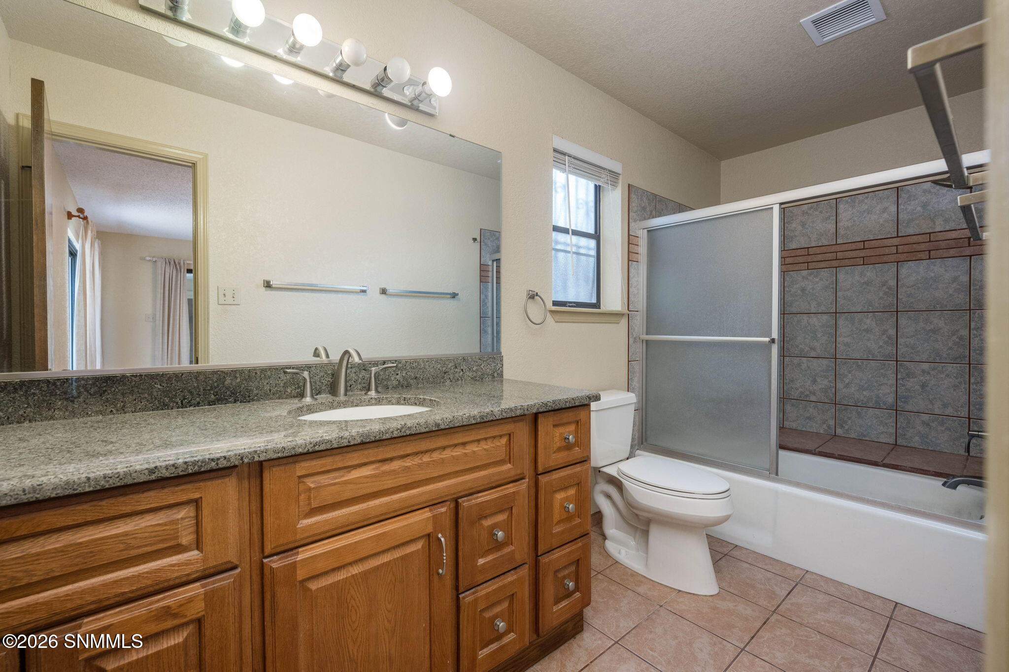 24-web-or-mls-Snappin Homes (Pomona1716)