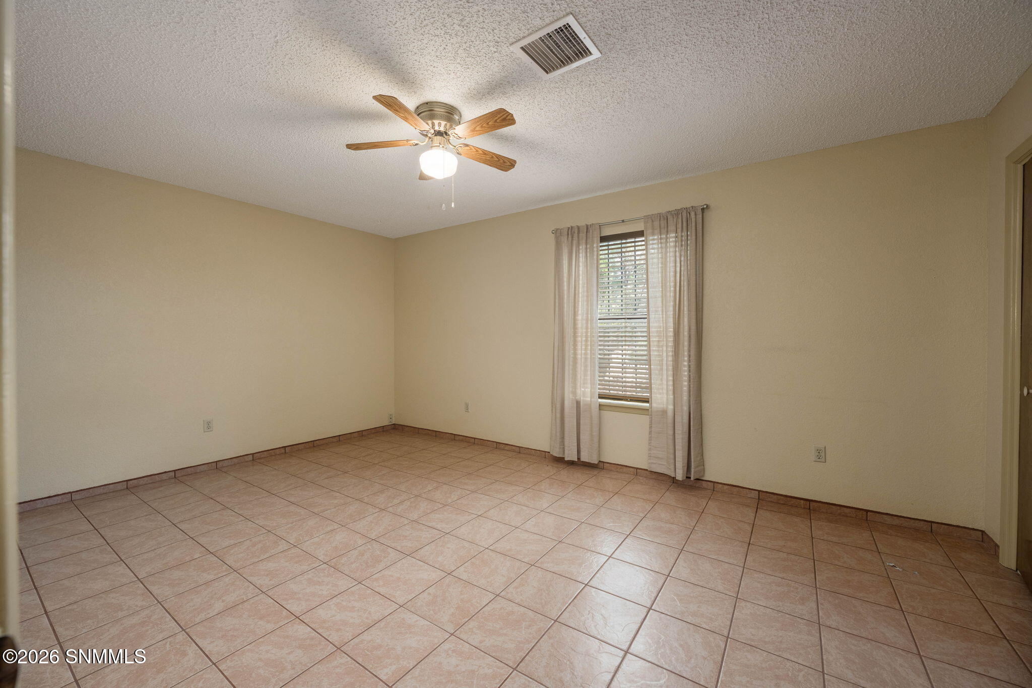 28-web-or-mls-Snappin Homes (Pomona1716)