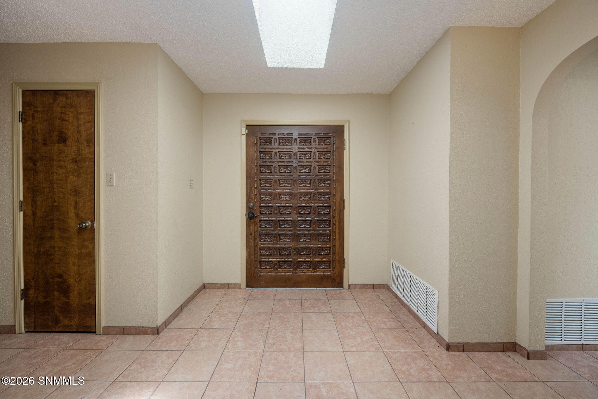 5-web-or-mls-Snappin Homes (Pomona1716)-