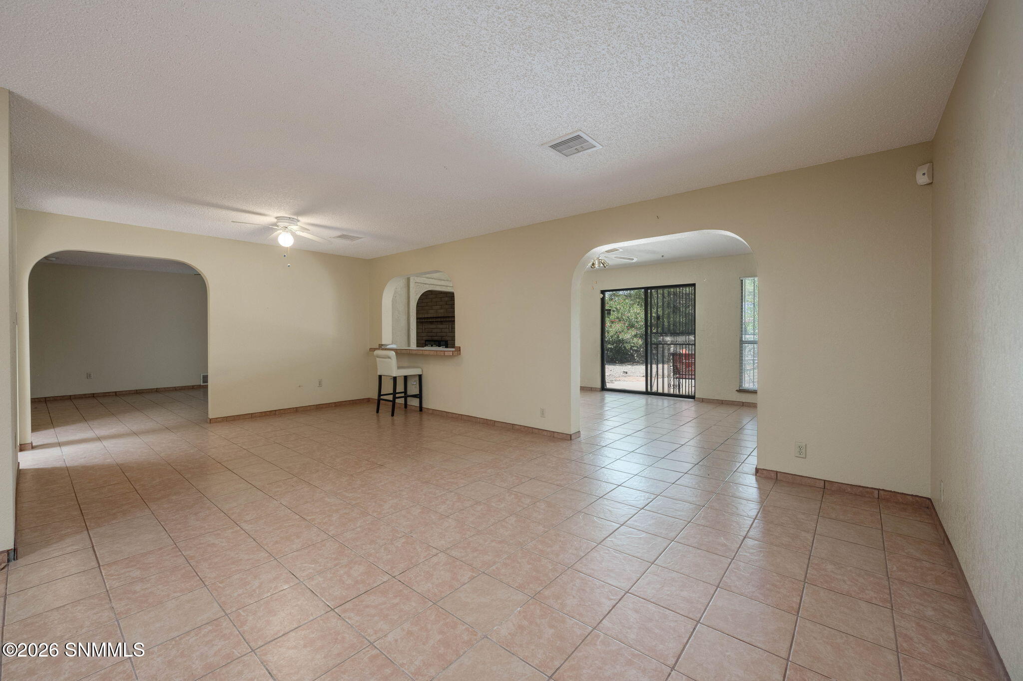 7-web-or-mls-Snappin Homes (Pomona1716)-