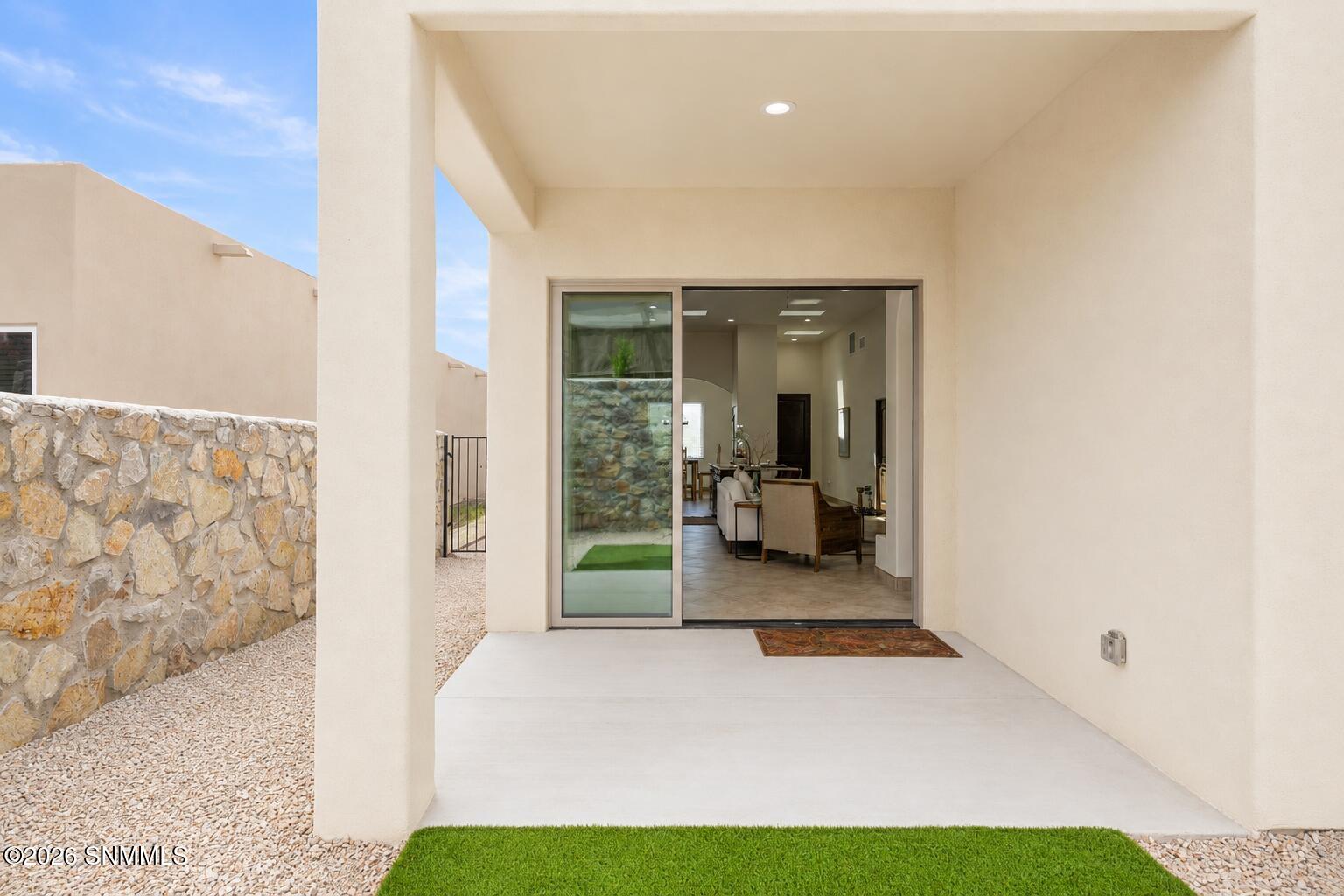 3 Panel door