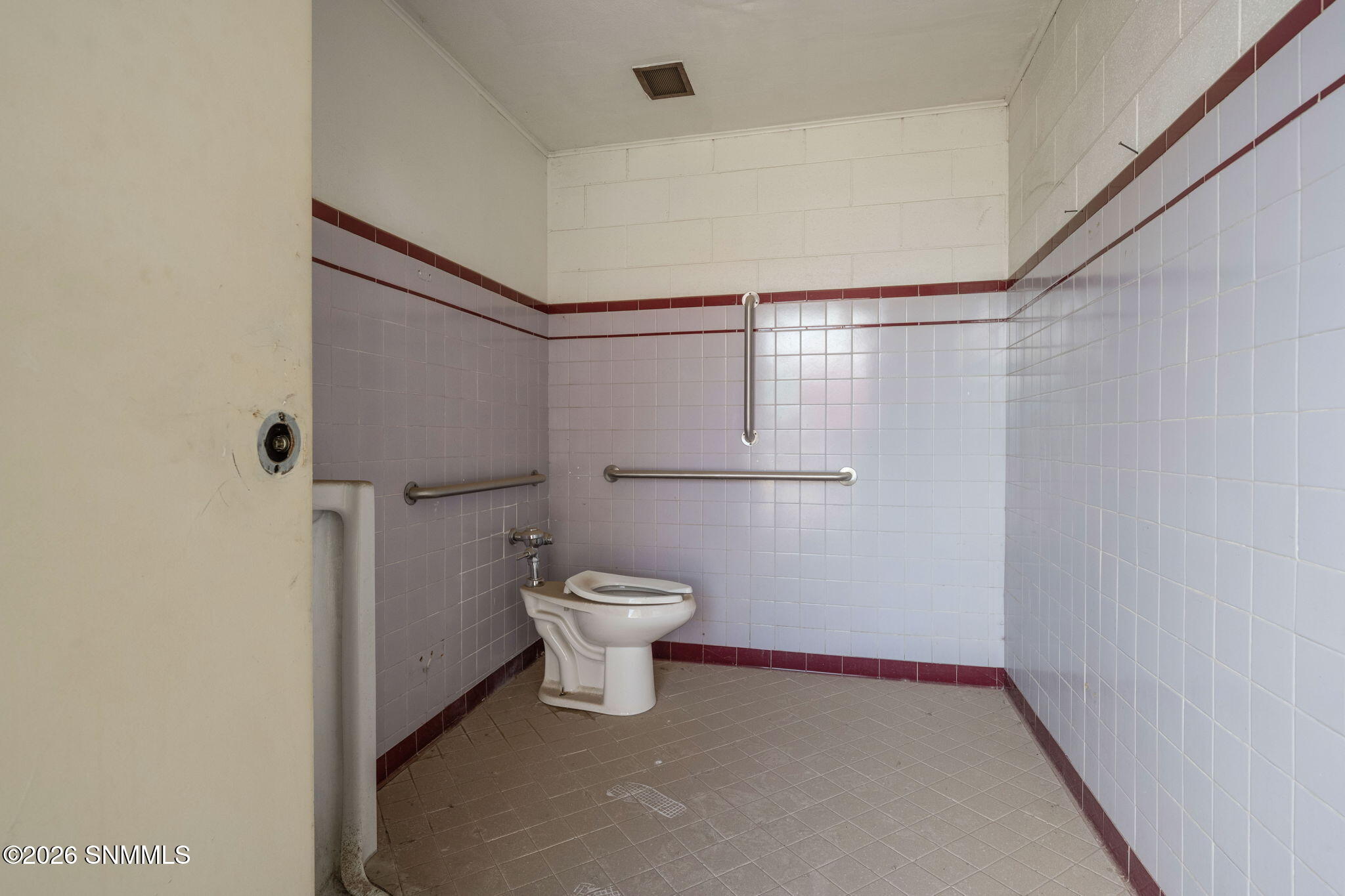 6-web-or-mls-Snappin Homes (Spruce200)-6