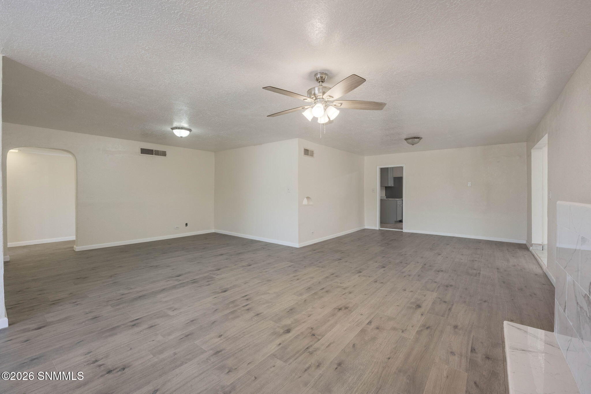 6-web-or-mls-Snappin Homes (Hwy47813700)
