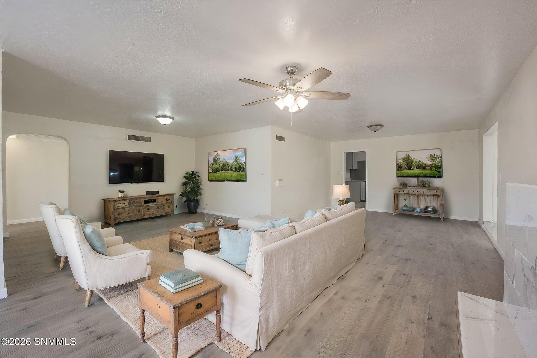 7-web-or-mls-Snappin Homes (Hwy47813700)