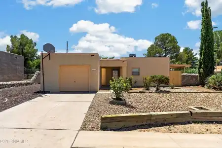 1732 McRae Avenue, Las Cruces, New Mexico 88001, 3 Bedrooms Bedrooms, ,2 BathroomsBathrooms,Residential,For Sale,McRae,2602660