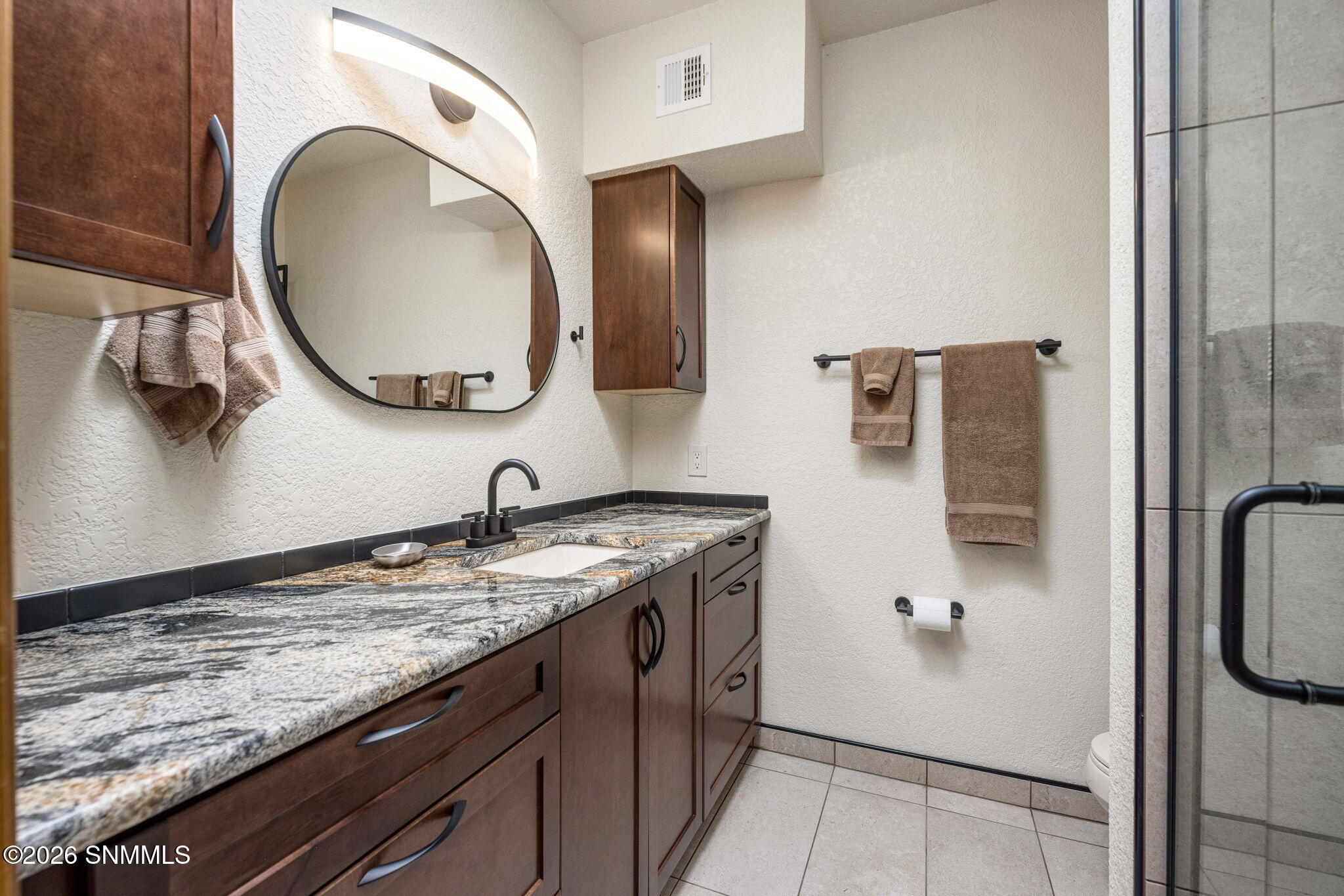 luxury-primary-bathroom