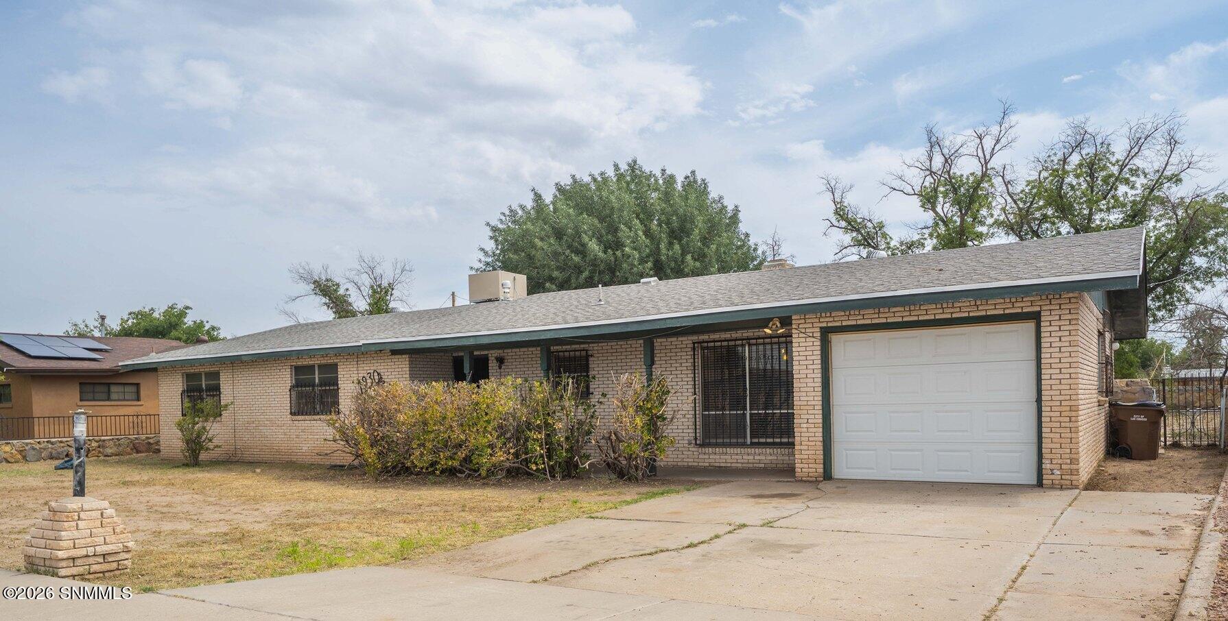 01 - Front - 1930 Rosedale Dr