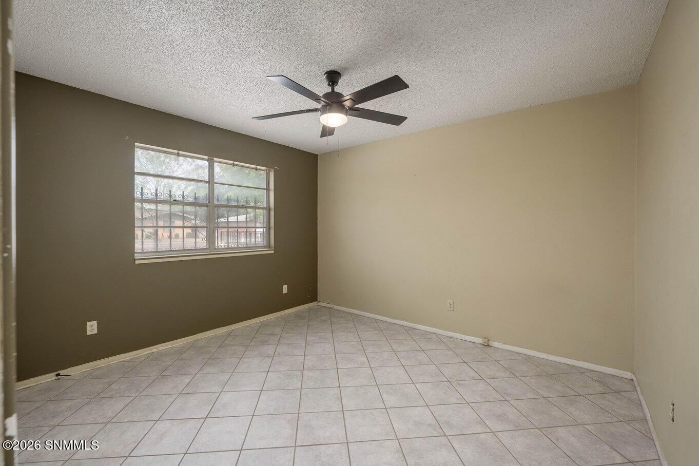 24 - Bedroom 3 - 1930 Rosedale Dr