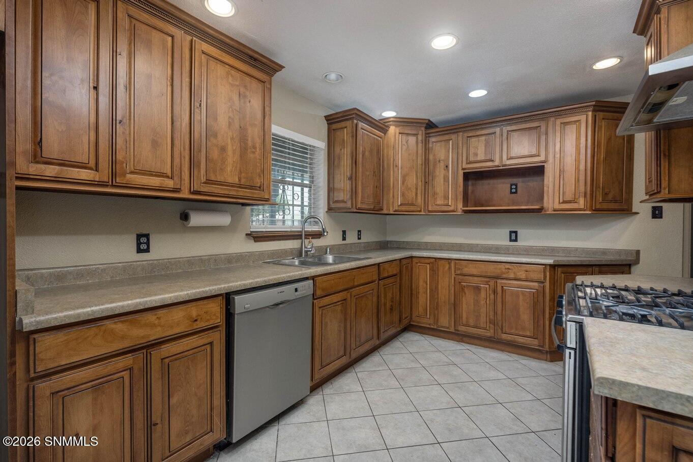 07 - Kitchen - 1930 Rosedale Dr