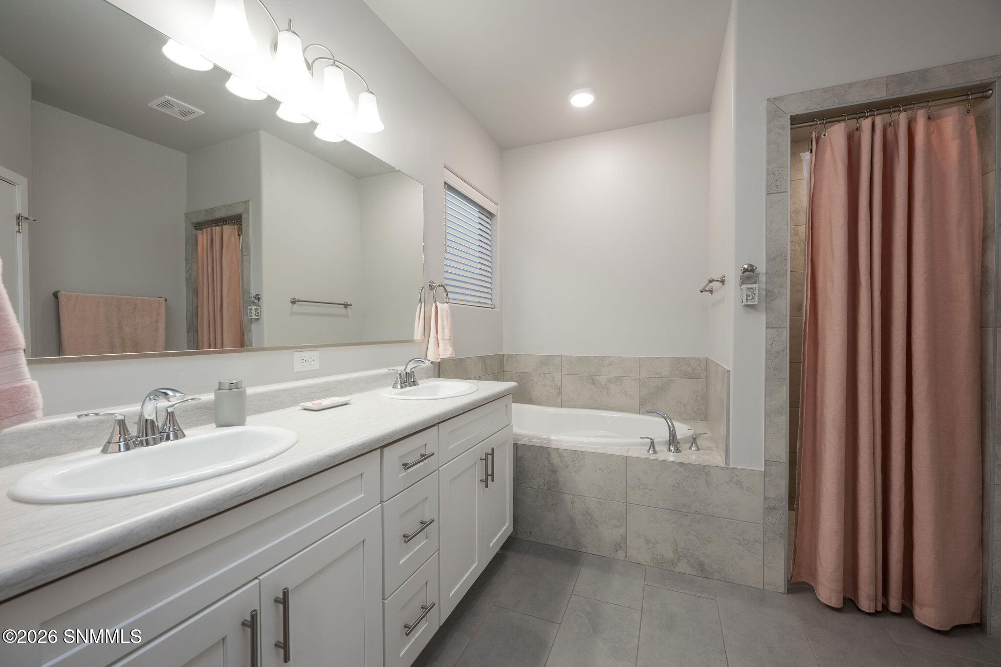 22-web-or-mls-Snappin Homes (Silverwood3