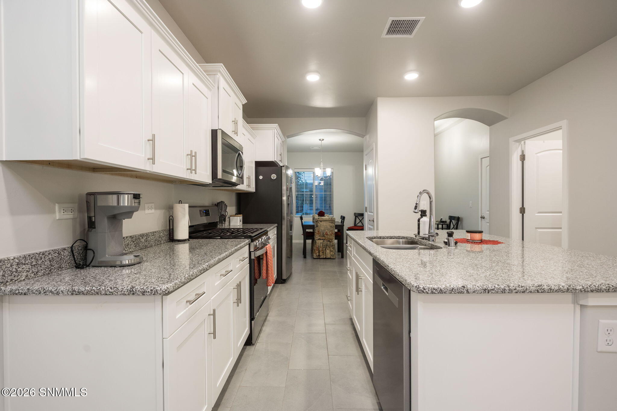 9-web-or-mls-Snappin Homes (Silverwood38